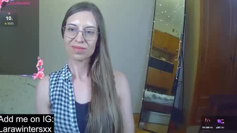 larawinters online show from February 16, 1:36 am