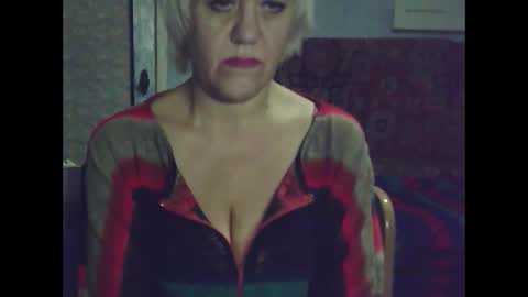 Snapshot of larisaq4ugo24 chatting on January 15, 10:13 pm larisaq4ugo24 online show from January 15, 10:13 pm