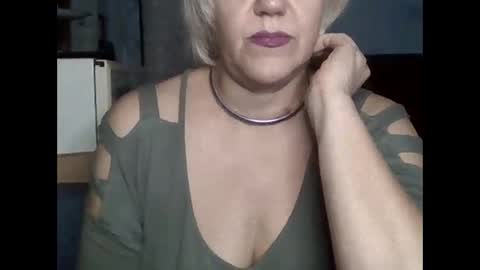 larisaq4ugo24 online show from December 14, 12:43 pm