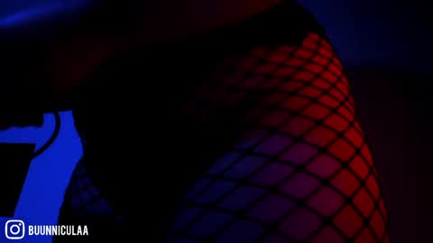Snapshot of larissa01_ chatting on May 11, 10:51 pm Lari online show from May 11, 10:51 pm
