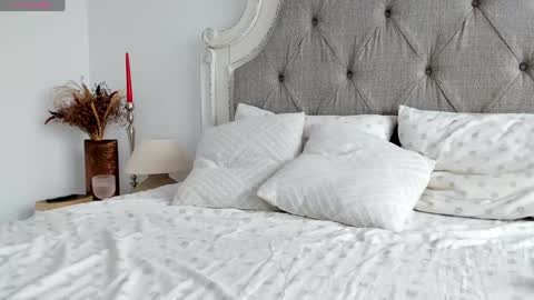 Larissa online show from November 8, 1:00 pm