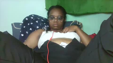 larissa645771 online show from March 15, 7:42 pm