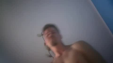 Snapshot of larry009 chatting on January 7, 3:42 am larry009 online show from January 7, 3:42 am