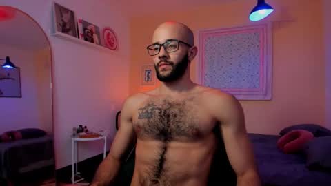 Snapshot of larry_stewart chatting on February 10, 10:36 pm larry_stewart online show from February 10, 10:36 pm