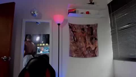 Snapshot of larry_stewart chatting on March 1, 5:37 pm larry_stewart online show from March 1, 5:37 pm