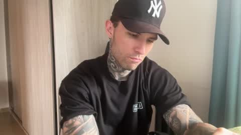 larsskeet online show from June 25, 6:01 pm