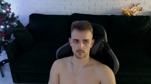 Snapshot of larstar01 chatting on December 18, 4:42 am Lars online show from December 18, 4:42 am