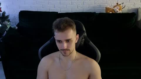 Snapshot of larstar01 chatting on December 21, 4:52 am Lars online show from December 21, 4:52 am