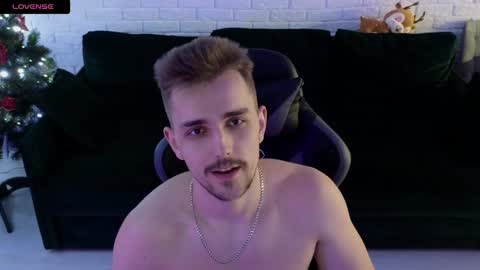 Snapshot of larstar01 chatting on December 29, 4:48 am Lars online show from December 29, 4:48 am