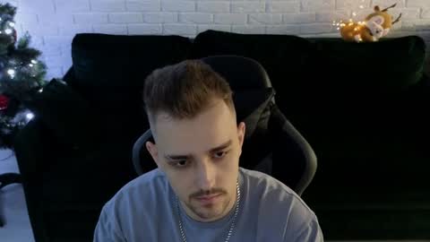 Snapshot of larstar01 chatting on December 31, 5:07 pm Lars online show from December 31, 5:07 pm