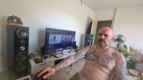 larsvegas1895 online show from July 4, 9:15 am