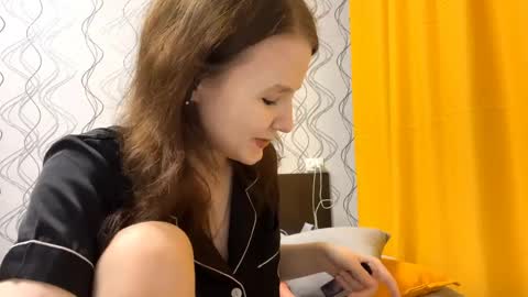 Mila online show from May 31, 5:53 pm