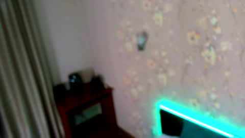 Snapshot of lasscherry18 chatting on February 7, 4:24 pm LassCherry18 online show from February 7, 4:24 pm