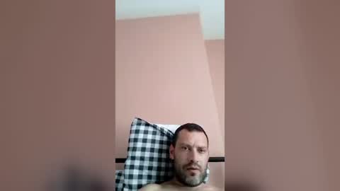 Snapshot of laszloszilagyi925 chatting on June 19, 5:06 pm laszloszilagyi925 online show from June 19, 5:06 pm