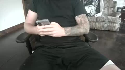 latenights_13 online show from November 16, 9:20 pm