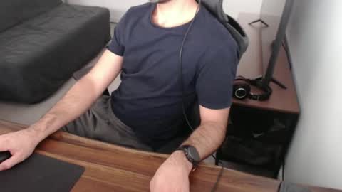 latexdave84 online show from October 27, 6:17 am