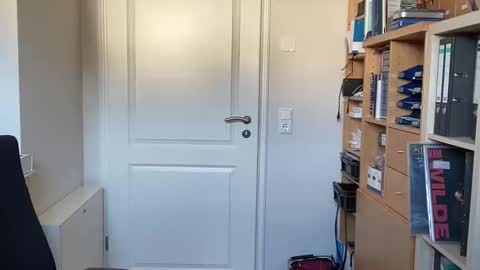 latexdoreen online show from November 16, 9:15 am