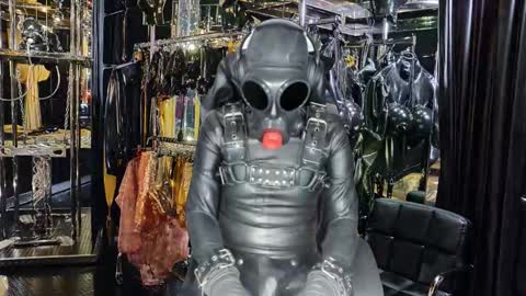 latexlover202 online show from March 29, 5:13 pm