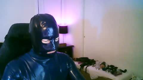 latexminheadroom online show from October 1, 2:17 am