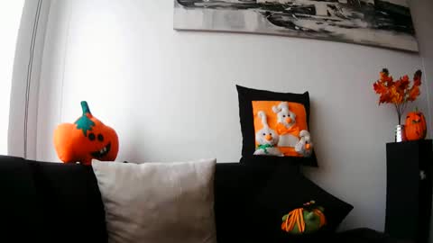 latiinvenushot online show from October 6, 3:31 pm