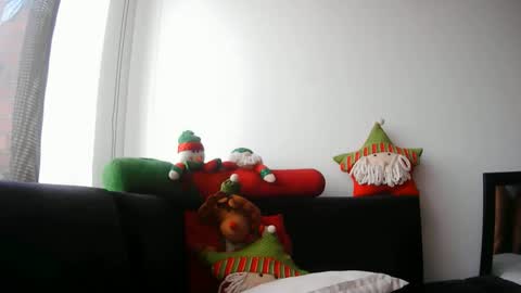 latiinvenushot online show from December 17, 3:18 pm