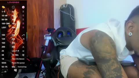 Snapshot of latin_blackmen chatting on March 1, 11:34 am latin_blackmen online show from March 1, 11:34 am