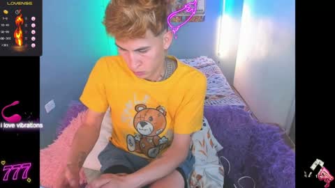 latin_boysxxx_ online show from March 29, 2:11 am