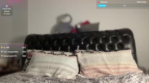 Snapshot of latina_bbyxo chatting on October 23, 8:02 am latina_bbyxo online show from October 23, 8:02 am