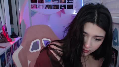 miiiiiiaaaa online show from December 14, 9:29 am