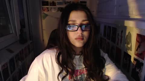 miiiiiiaaaa online show from January 19, 4:46 pm