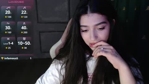 Snapshot of latina_mia chatting on June 4, 9:10 pm miiiiiiaaaa online show from June 4, 9:10 pm