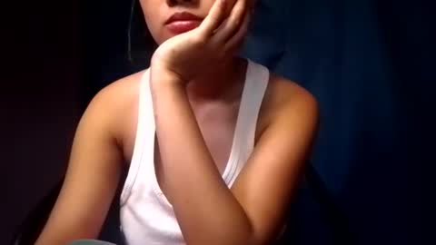 latina_shaine online show from May 25, 6:30 am