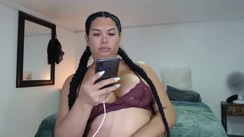 Snapshot of latinaflower_ts chatting on October 5, 8:29 pm FLOR SALVAJE online show from October 5, 8:29 pm