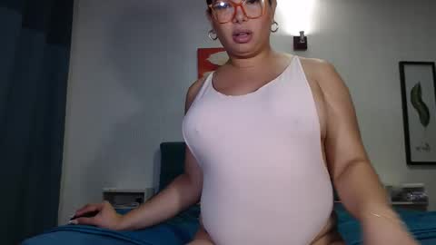 Snapshot of latinaflower_ts chatting on February 26, 4:28 pm FLOR SALVAJE online show from February 26, 4:28 pm