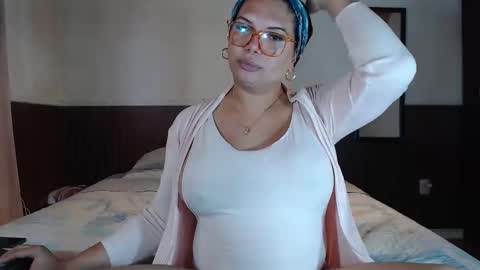 FLOR SALVAJE online show from March 29, 10:10 pm