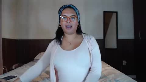 FLOR SALVAJE online show from April 1, 8:28 pm