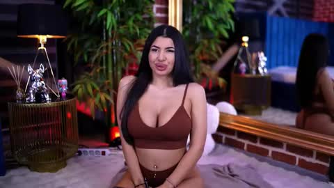 Latina online show from March 2, 6:15 pm
