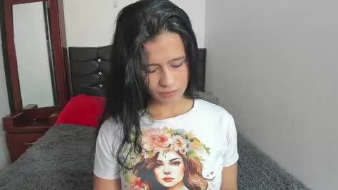 Luna  online show from May 28, 2:36 pm