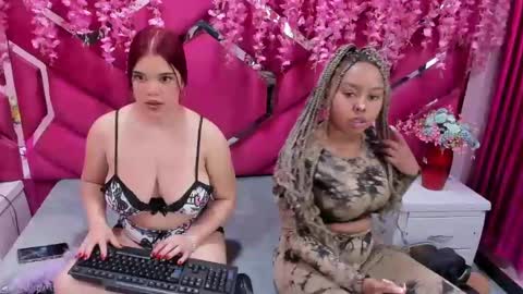 latinas_anales online show from December 7, 1:40 pm