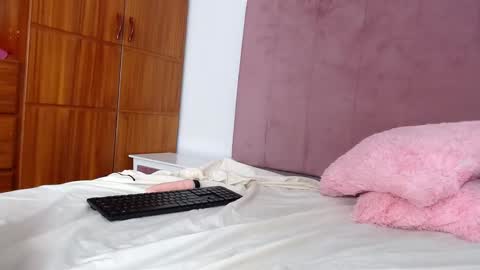 B I A N C A - AND - N I K K I online show from December 20, 2:08 am