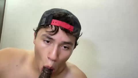 Snapshot of latinbro8234 chatting on June 5, 6:52 am latinbro8234 online show from June 5, 6:52 am