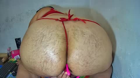 latincurvy1992 online show from September 15, 6:41 pm