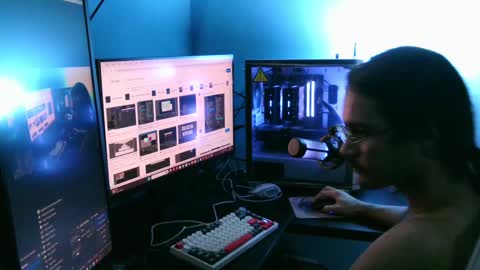 Snapshot of latinincognito chatting on December 15, 10:18 am latinincognito online show from December 15, 10:18 am