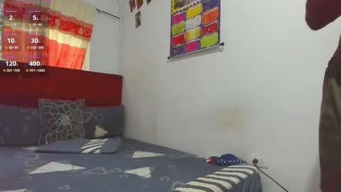    online show from March 25, 12:00 pm