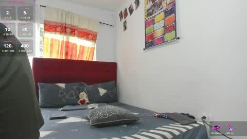    online show from March 28, 12:05 pm