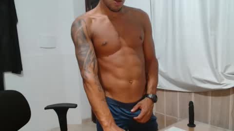 latinmarian online show from April 23, 7:20 am