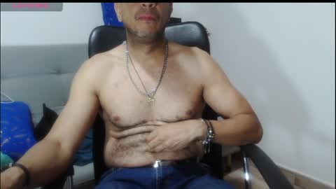 latinmartin254 online show from March 24, 2:16 am