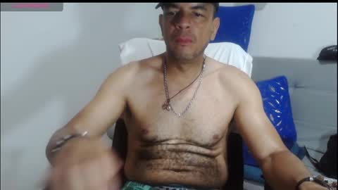 latinmartin254 online show from April 5, 7:33 pm