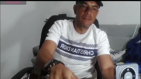 latinmartin254 online show from May 4, 1:34 am