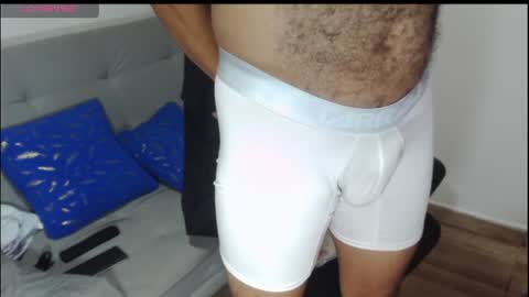 latinmartin254 online show from June 10, 2:01 am
